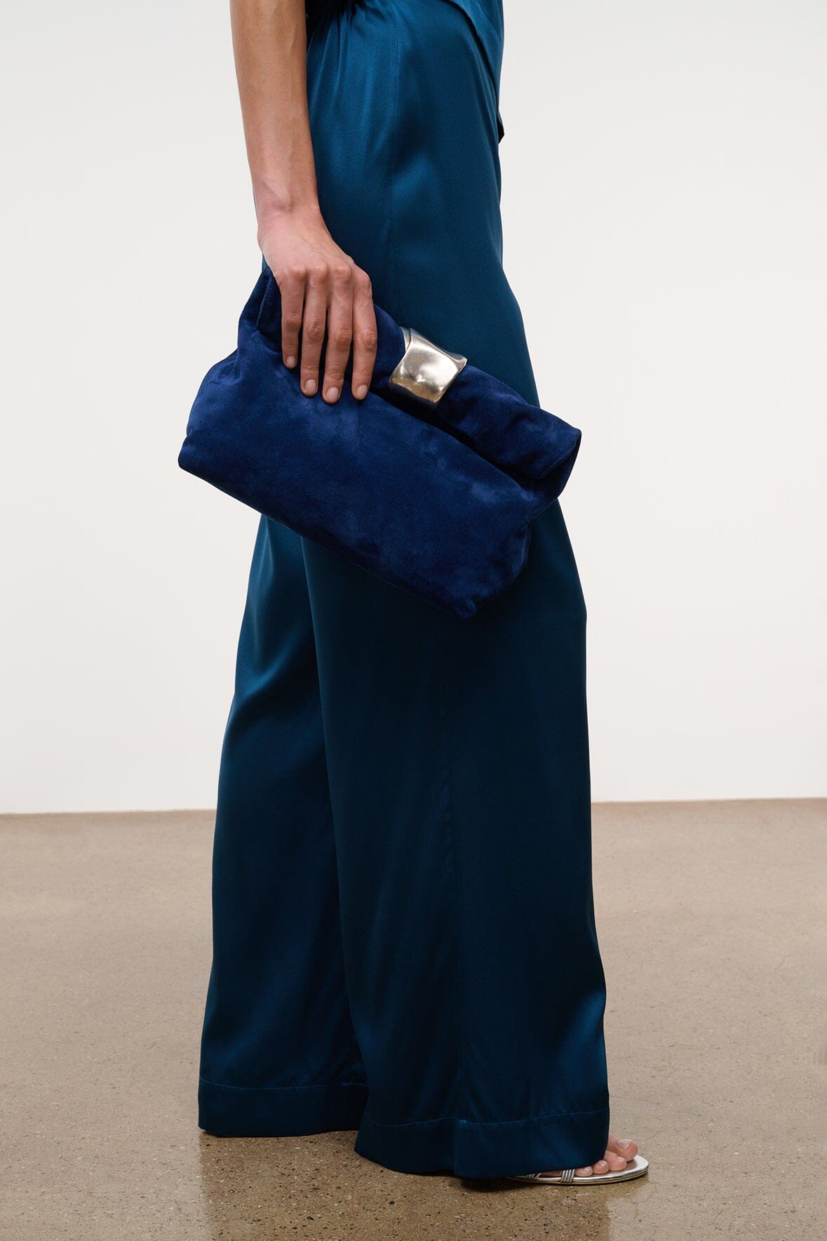 STAUD | Cuff Clutch Cobalt