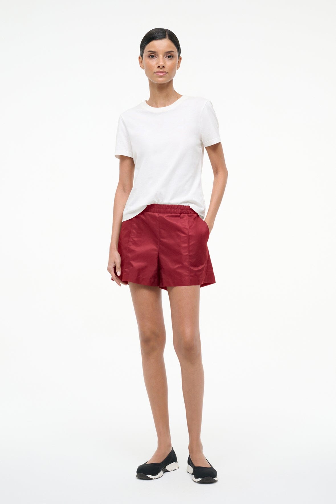 STAUD | Taurus Short Deep Red